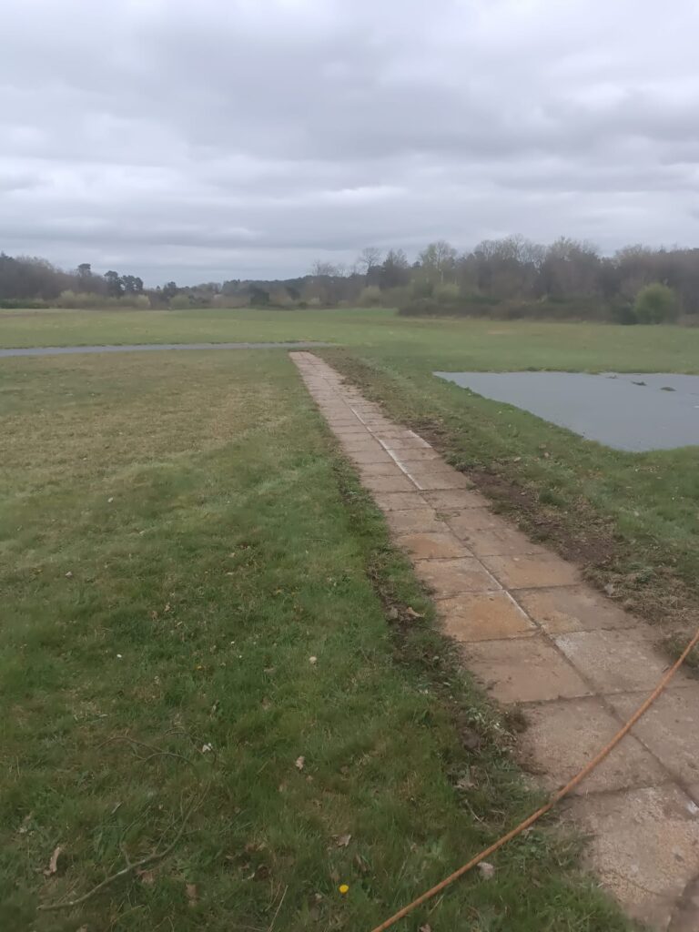 L’attribut alt de cette image est vide, son nom de fichier est IMG-20260401-WA0003-768x1024.jpg.